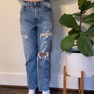 Abercrombie&Fitch ankle straight ultra high rise distressed jean